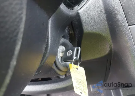 2011 Nissan Versa 1.8S z USA, uszkodzony, nr VIN 3N1BC1CP0BL517127